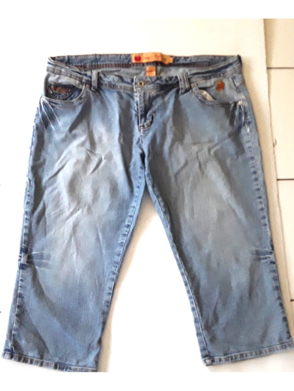 Vintage Women Apple Bottom Capri Jeans Size 13/14 Embroidered Y2K